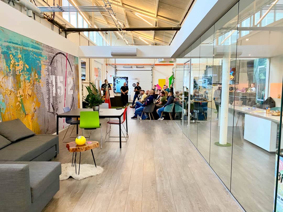 Meeting im Seminarraum